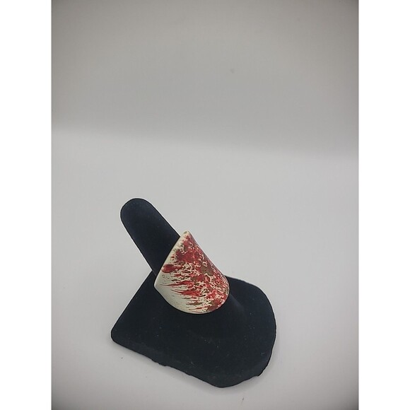 Vintage Ring Size 5 Beige Red Splatter Jewelry Costume - Picture 4 of 12